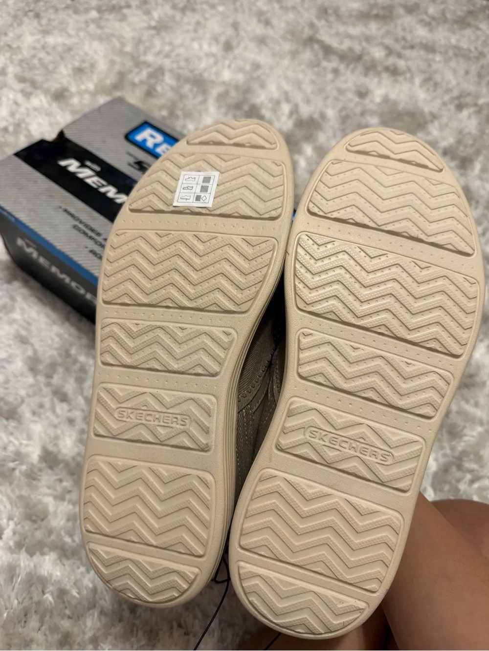 Men’s Skechers casual Slip-On Sneakers “Relaxed fit , memory foam “ new in box